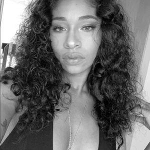 Meet your Posher, Kamaya